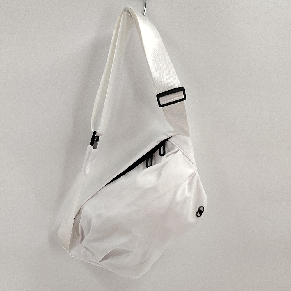 White Bum Bag Zip Top Adjustable Strap New